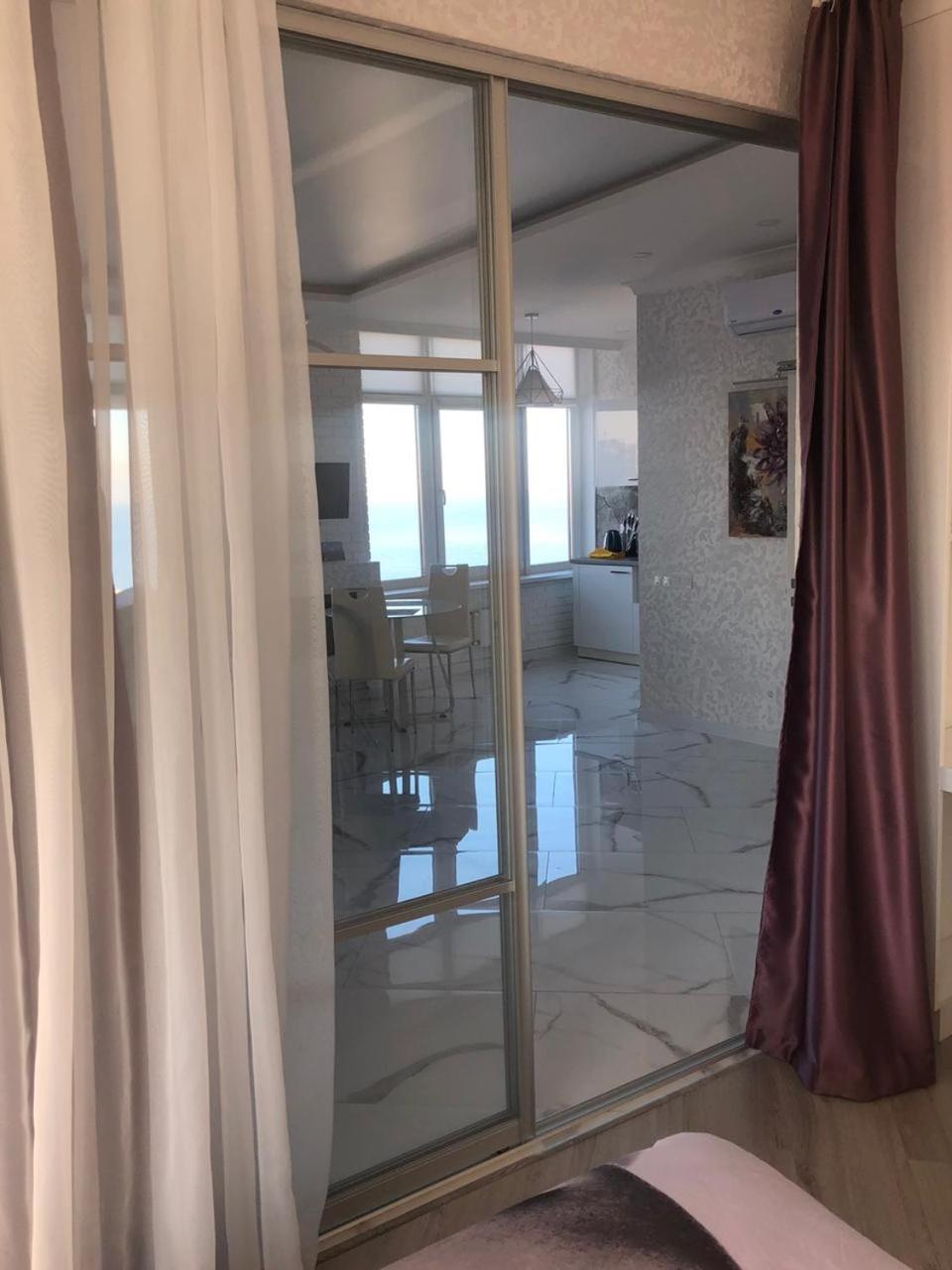 M&P Vip Appartments In Arkadia Odessa Quarto foto