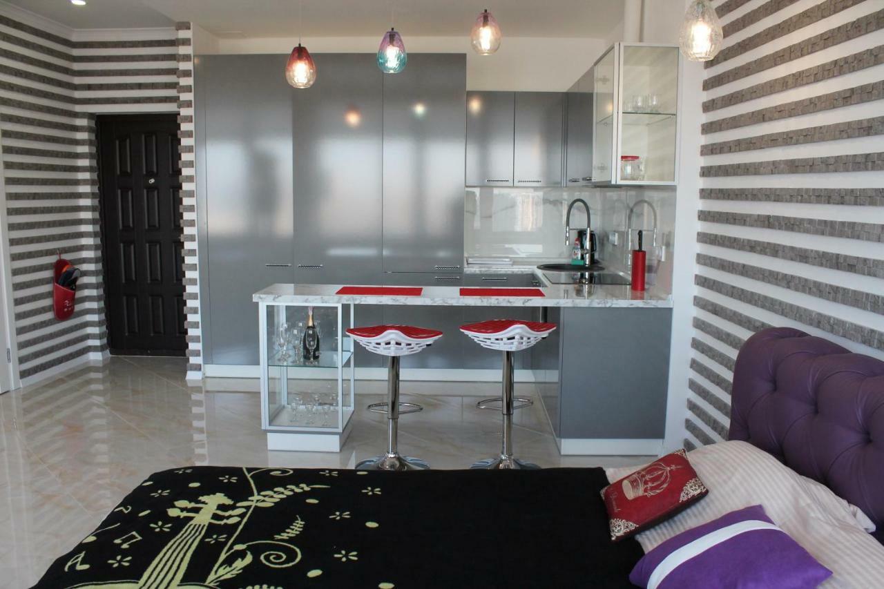 M&P Vip Appartments In Arkadia Odessa Exterior foto